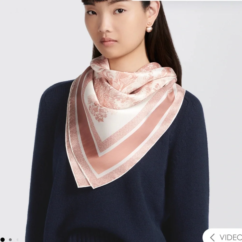TOILE DE JOUY SAUVAGE 90 SQUARE SCARF
